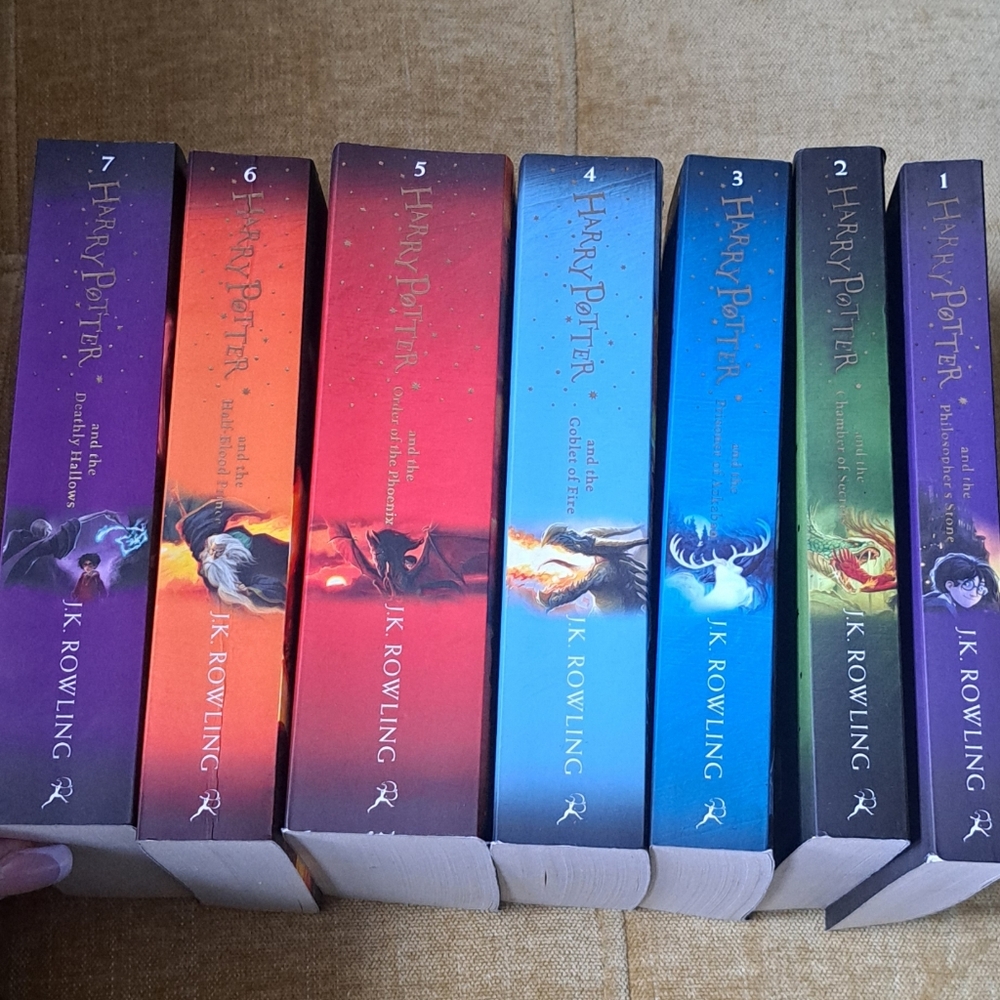 Harry Potter Box Set by - Multicolor
